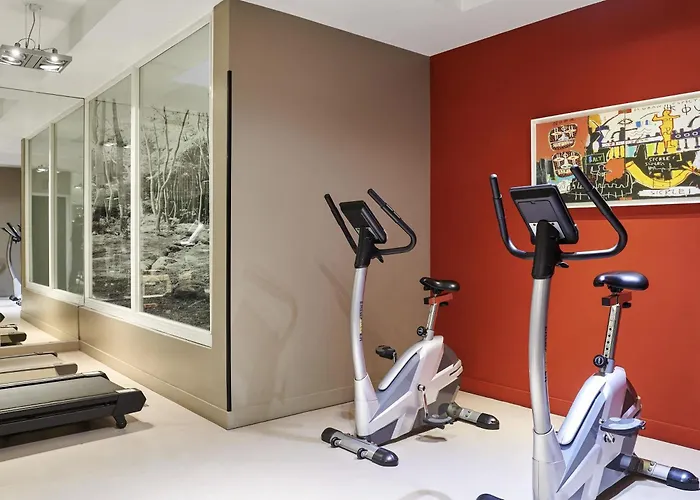 Adagio Centre 3*