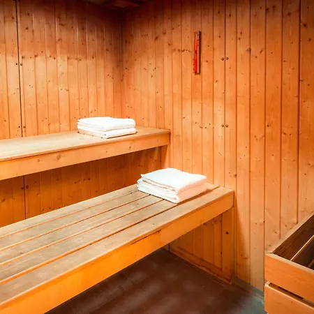 Апарт-отель Adagio Centre 3*