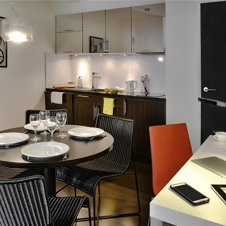 Adagio Centre 아파트호텔