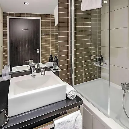 Adagio Centre 3*