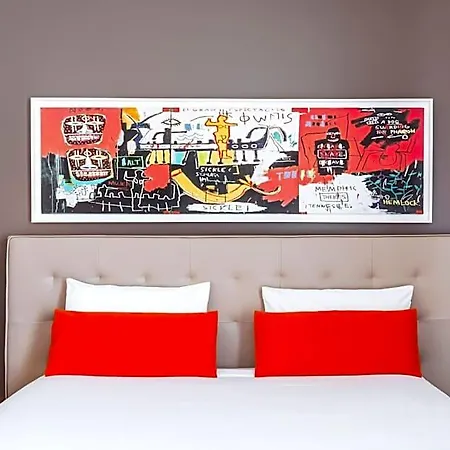 Adagio Centre Aparthotel 3*