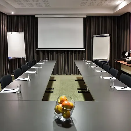 Adagio Centre 3*