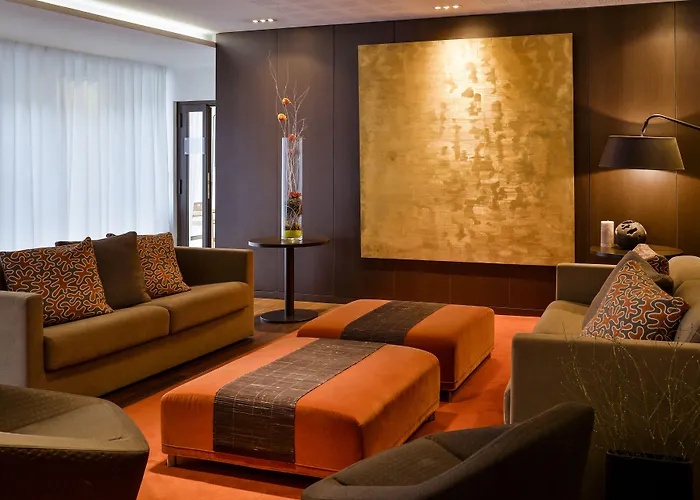 Adagio Centre Apartahotel 3*