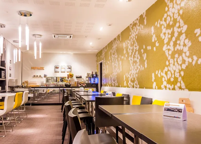 Adagio Centre 3*