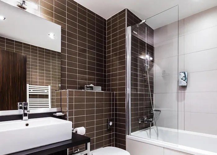 Adagio Centre 3*
