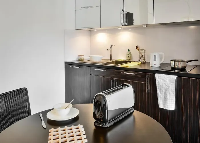 Adagio Centre Apartahotel 3*