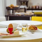 Apart-hotel Adagio Centre