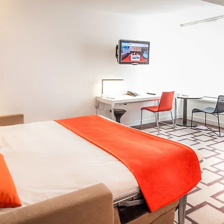 아파트호텔 Adagio Centre 3*