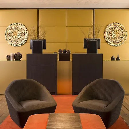 Adagio Centre 3*